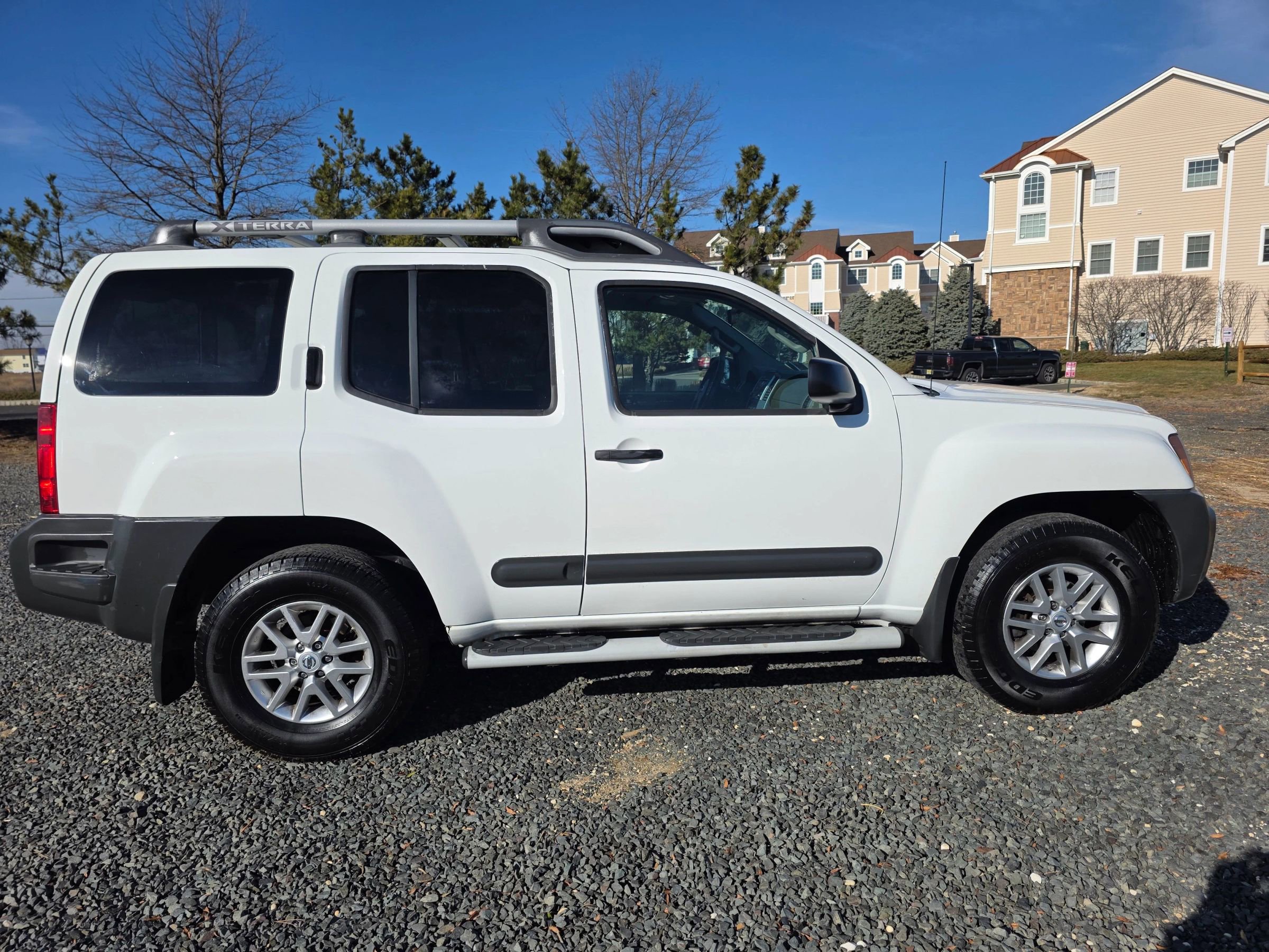 Used 2015 Nissan Xterra S w/ Value Package image 7