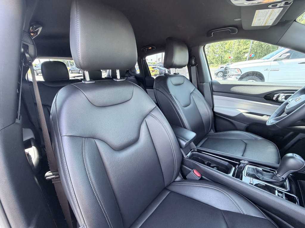 Used 2025 Jeep Compass Limited AWD/4WD image 24