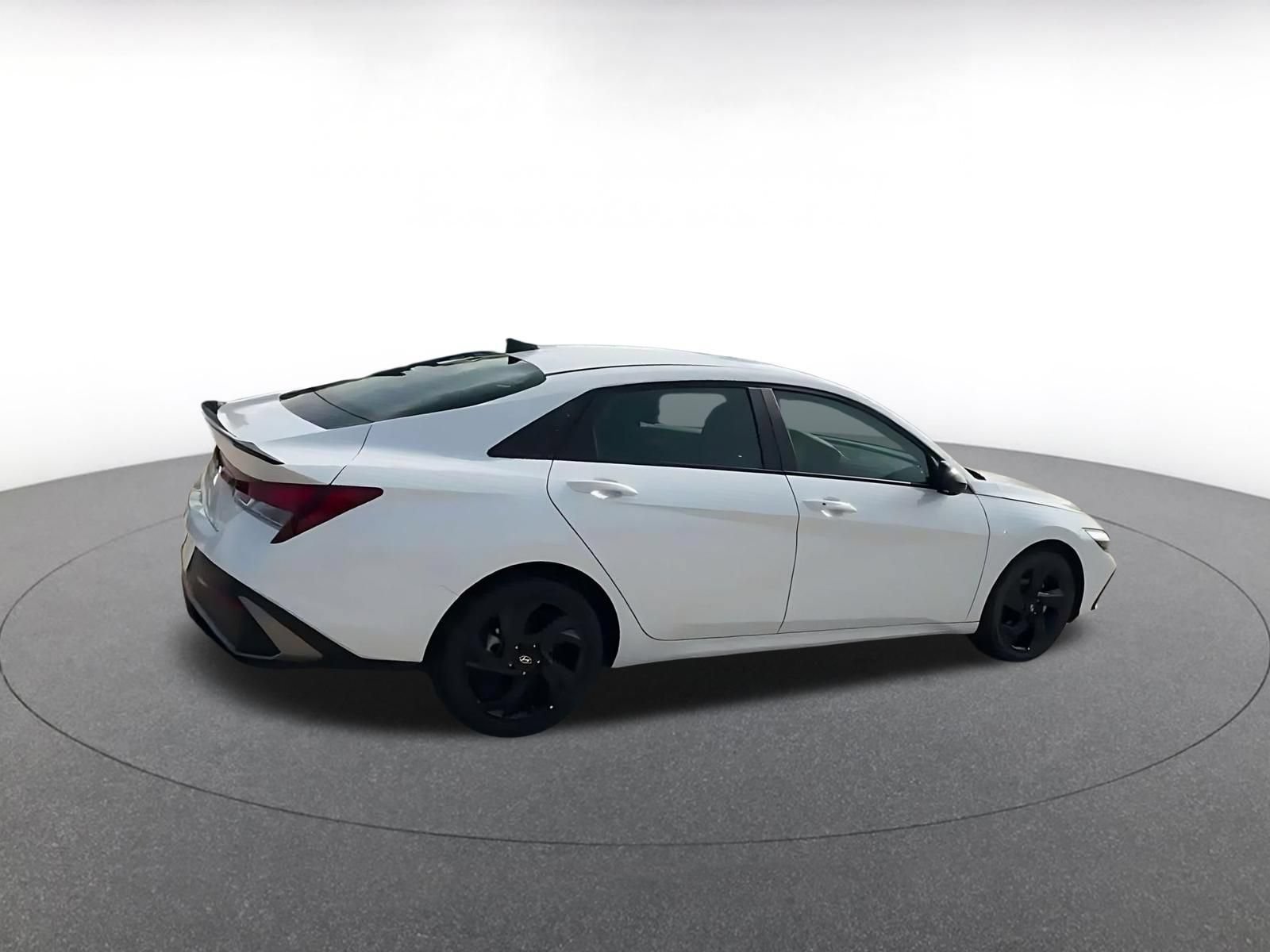 Used 2026 Hyundai Elantra Sport FWD image 13