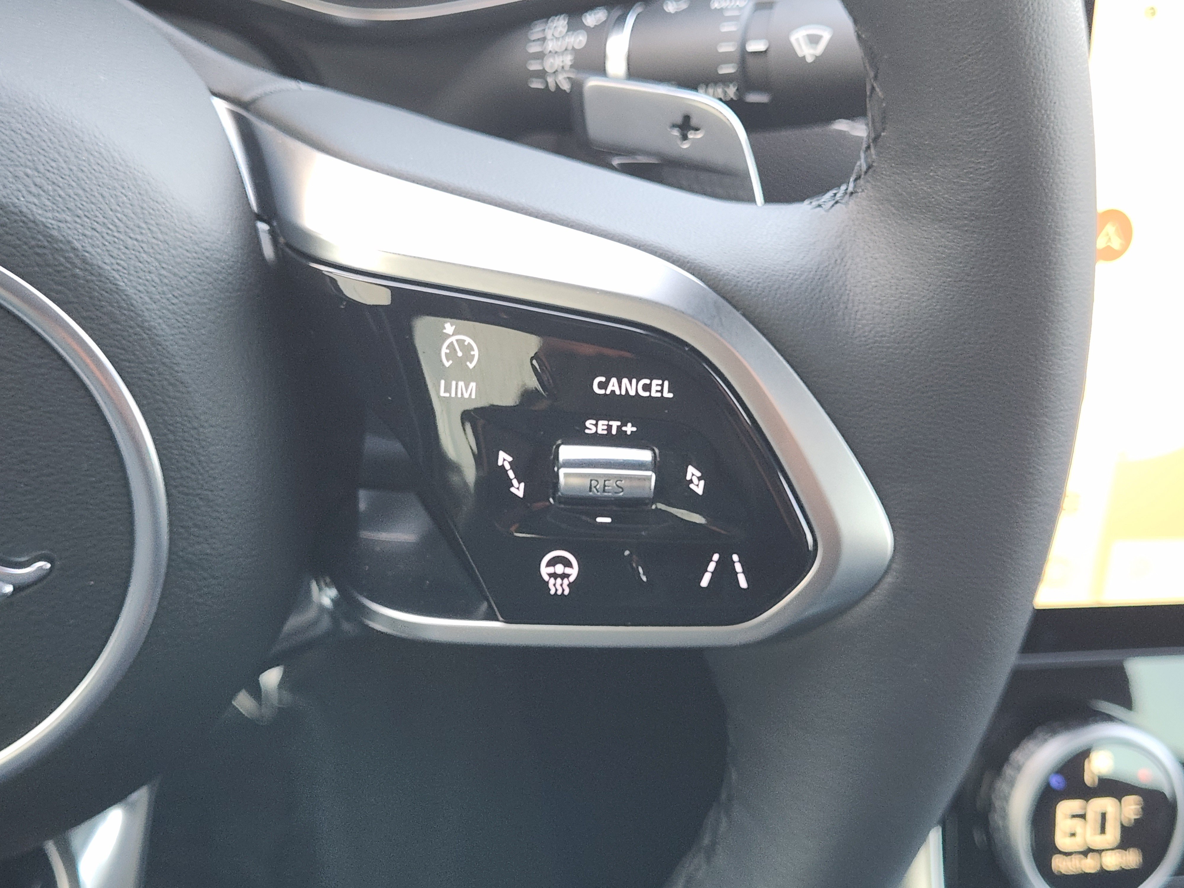 Certified 2024 Jaguar XF R-Dynamic SE AWD/4WD image 30