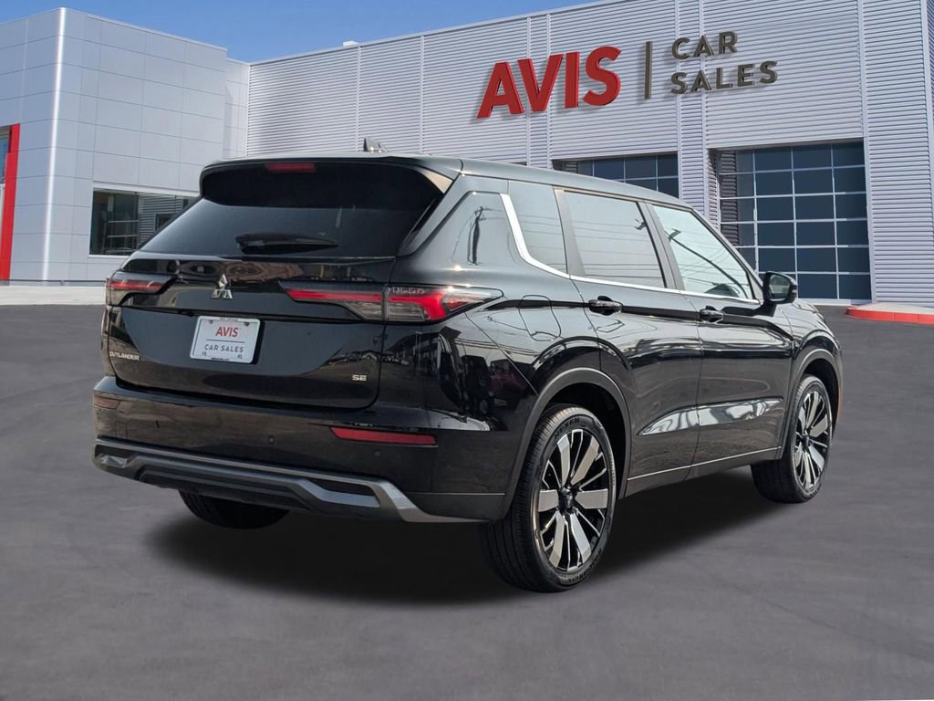 Used 2025 Mitsubishi Outlander SE FWD image 6