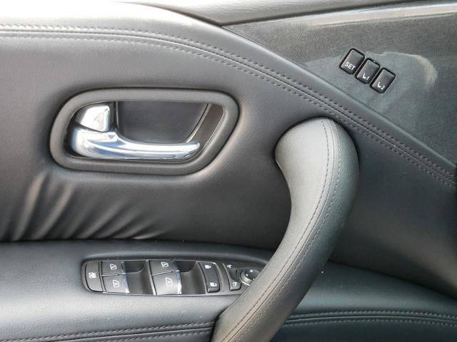 Certified 2024 Nissan Armada SL w/ Midnight Edition Package image 16