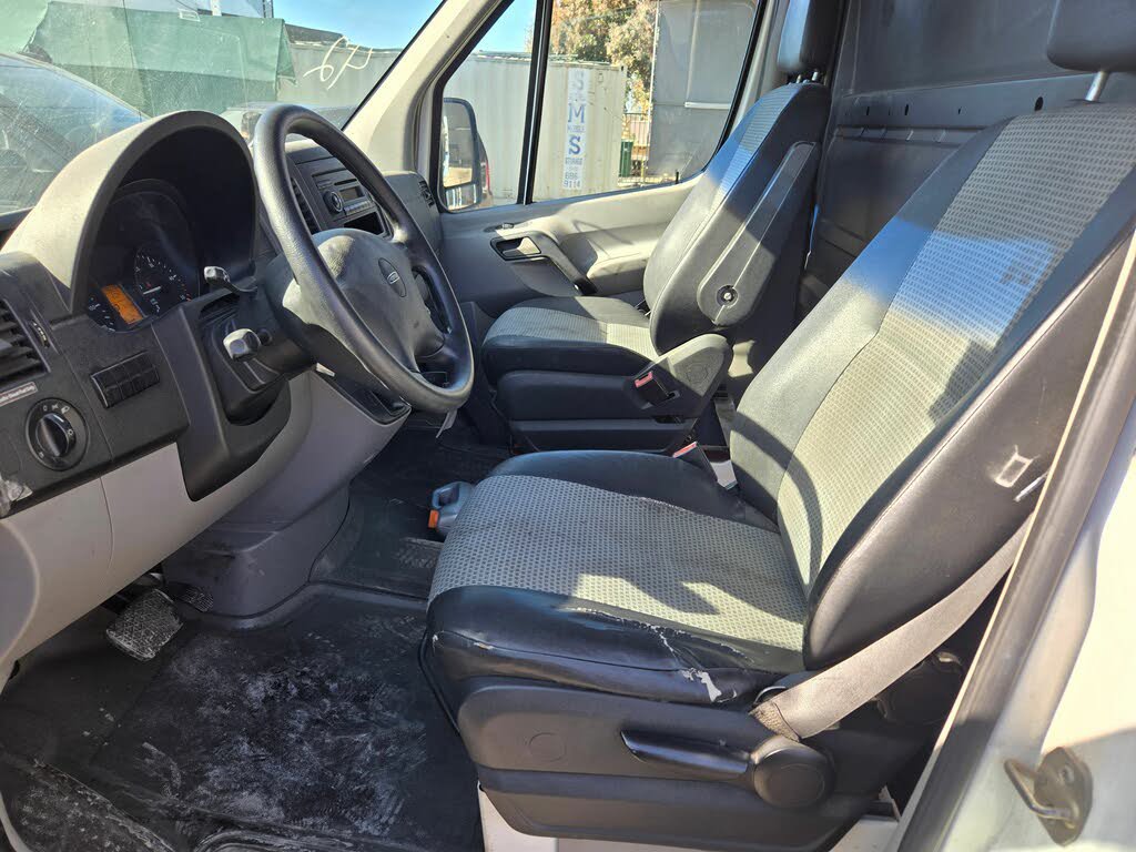 Used 2007 Freightliner Sprinter 2500 RWD image 16
