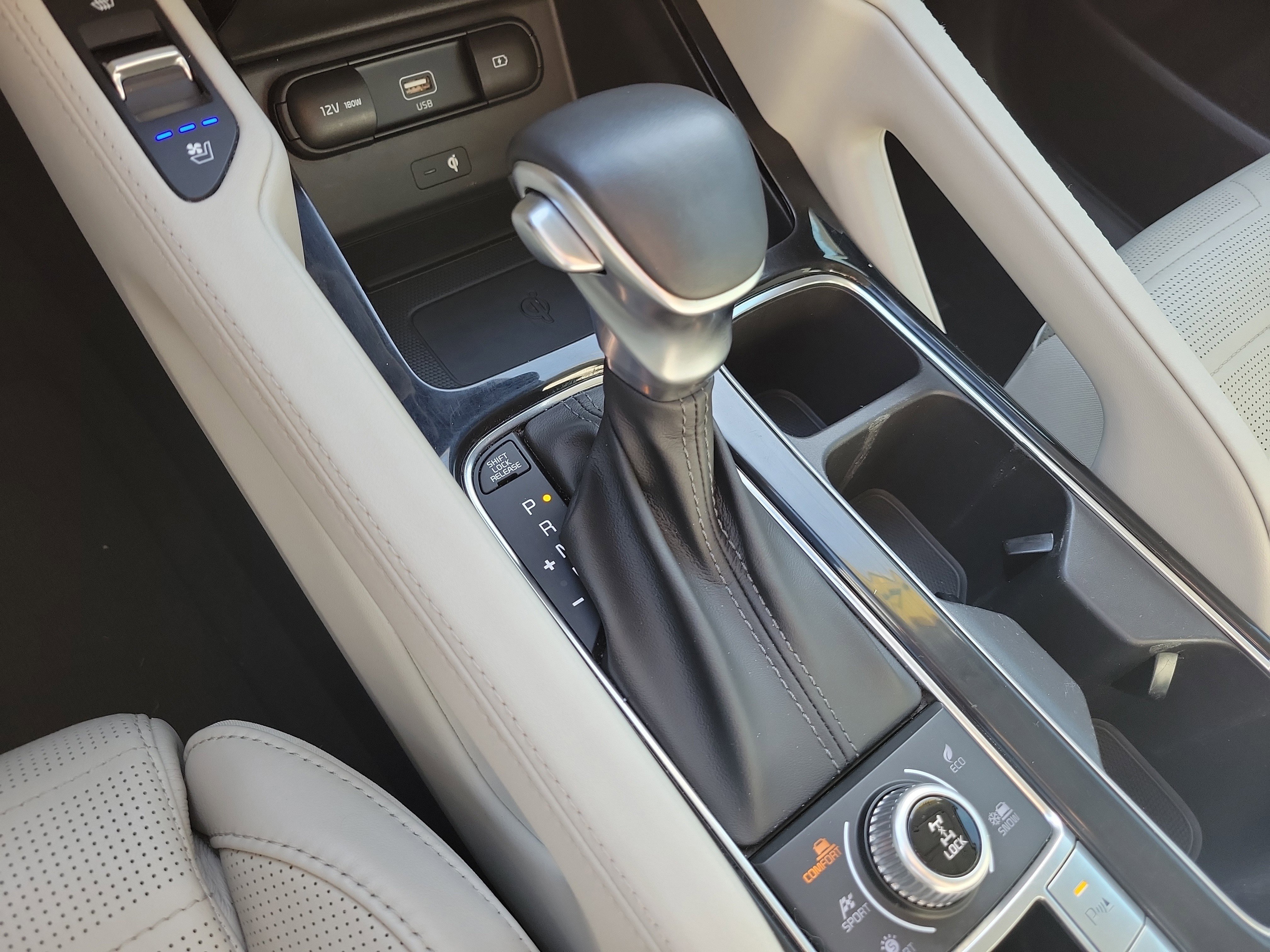 Used 2020 Kia Telluride SX w/ SX Prestige Package image 39