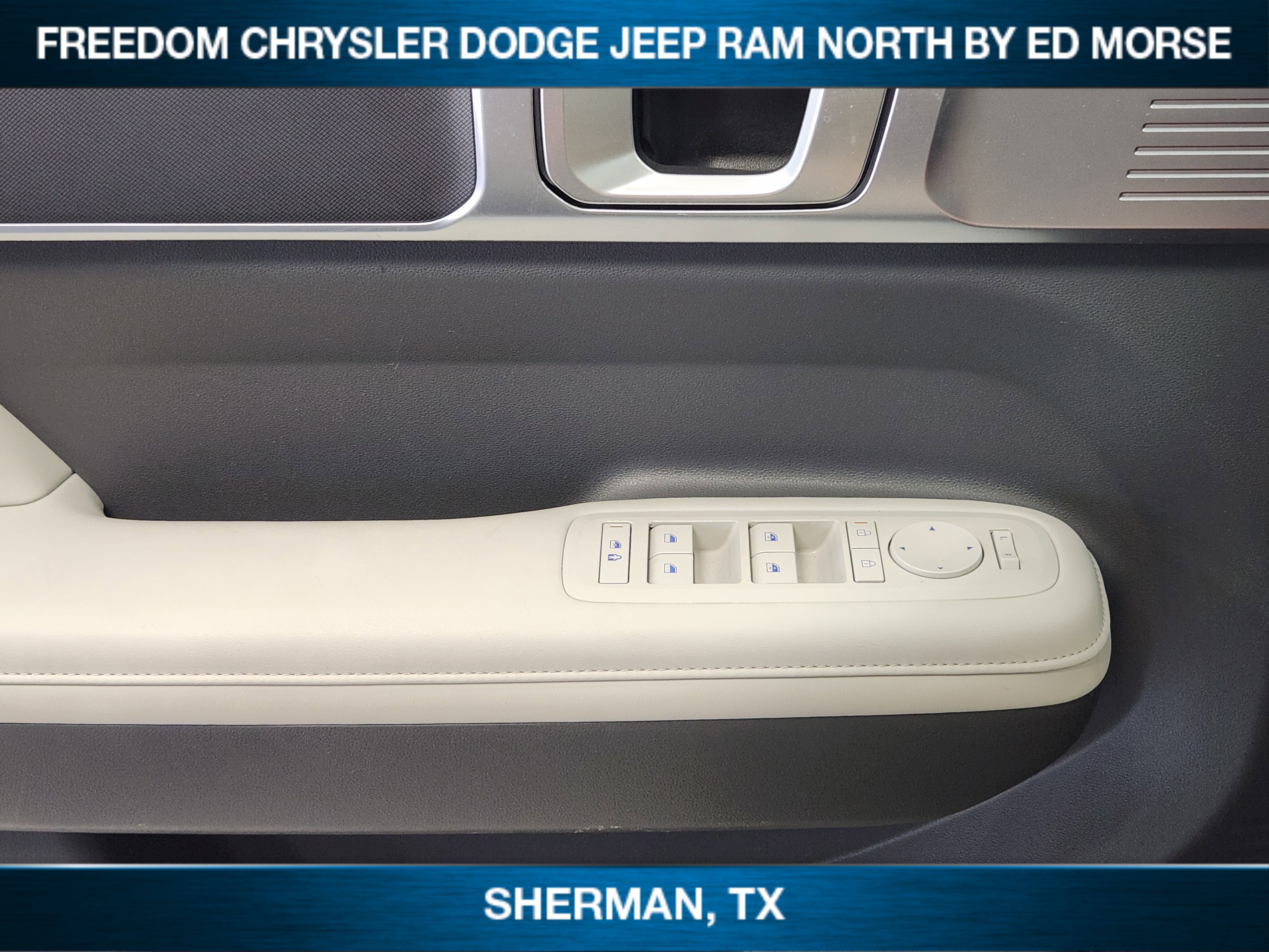 Used 2025 Hyundai Santa Fe SEL image 19