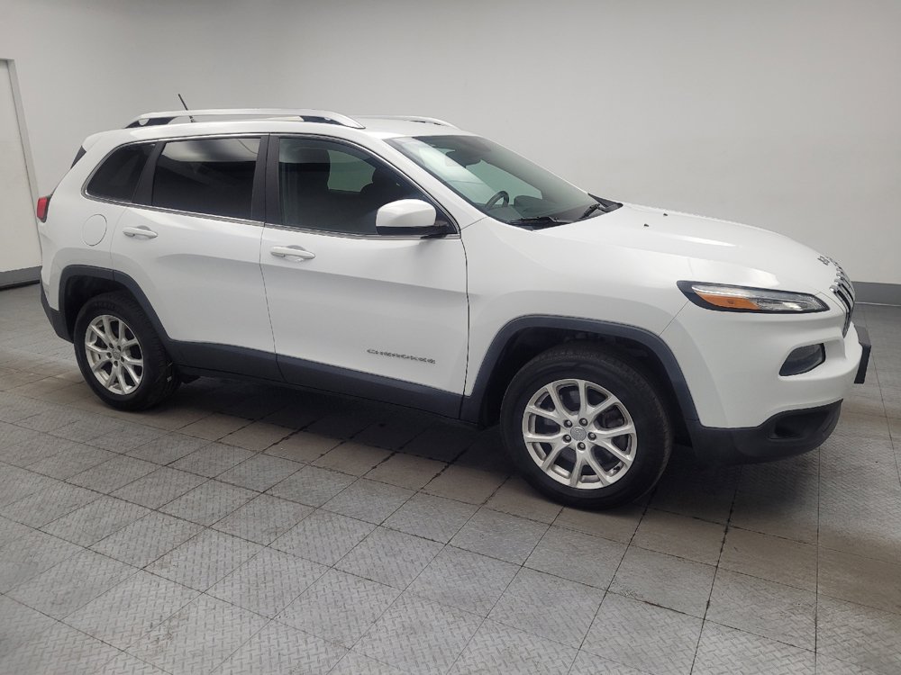 Used 2017 Jeep Cherokee Latitude FWD image 11