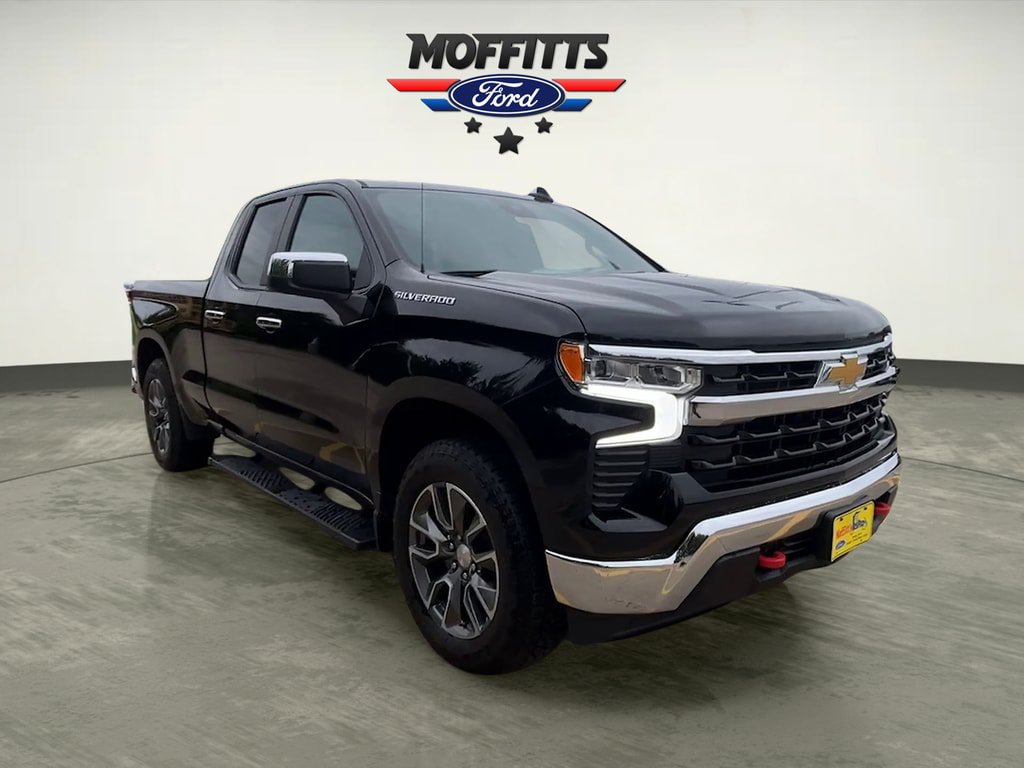 Used 2025 Chevrolet Silverado 1500 LT w/ Protection Package AWD/4WD image 7