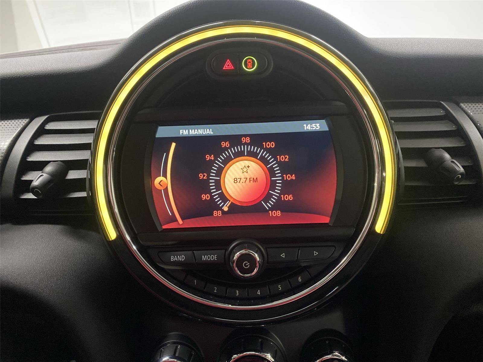 Used 2020 MINI Cooper 4-Door Hardtop FWD image 16