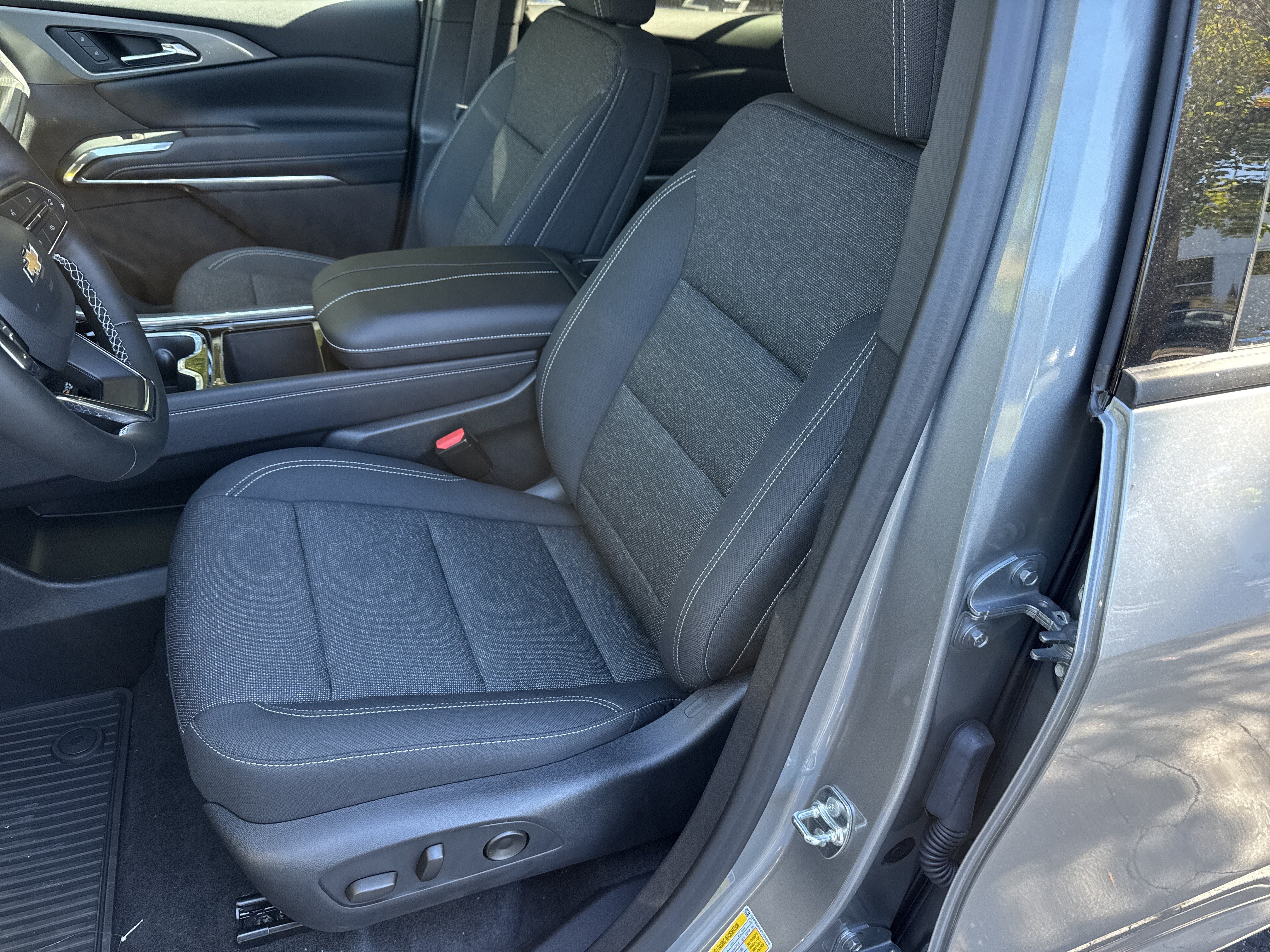 New 2026 Chevrolet Traverse LT w/ Driver Confidence Package FWD image 9