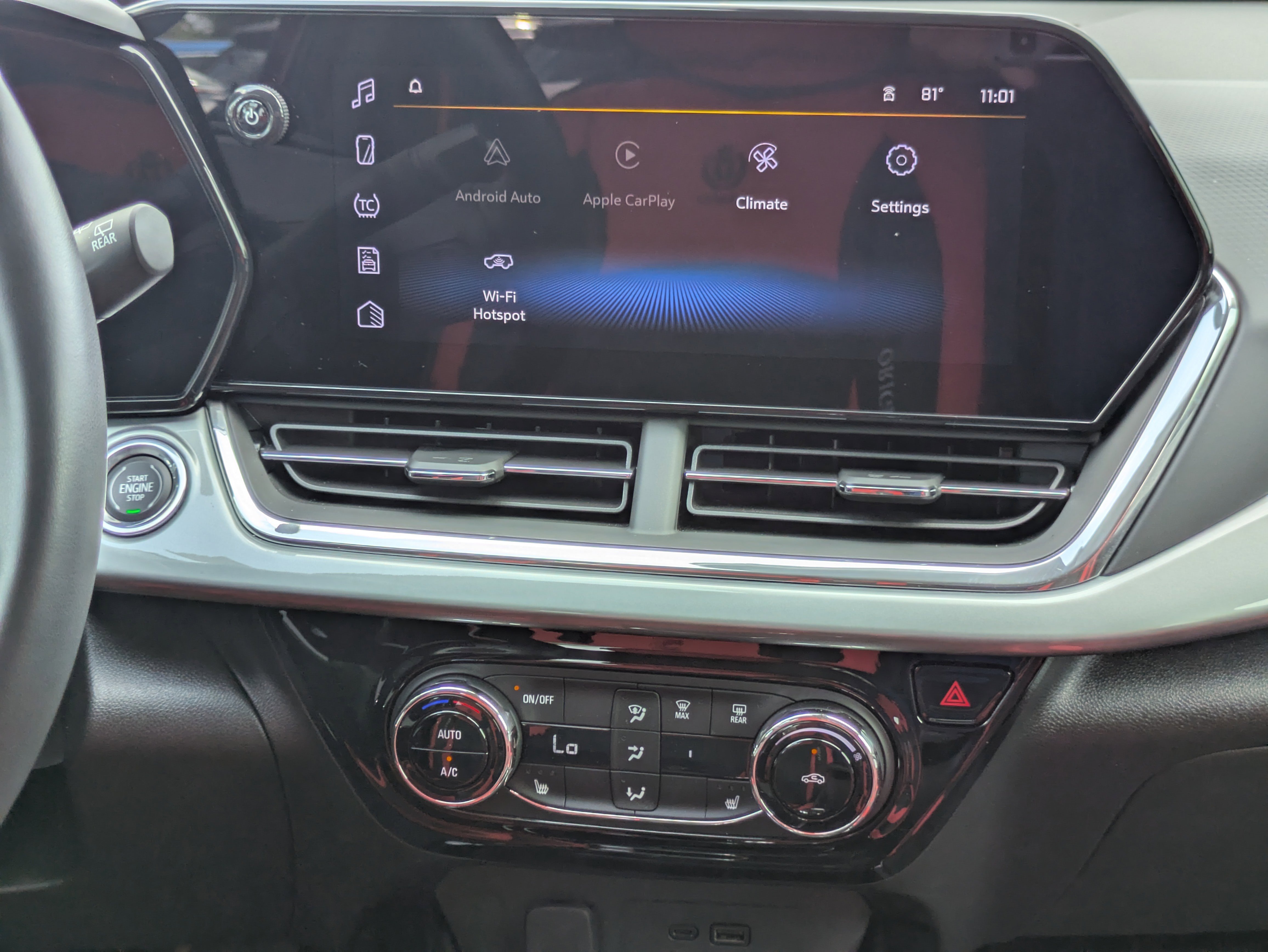 Used 2025 Chevrolet Trax LT w/ Driver Confidence Package image 5