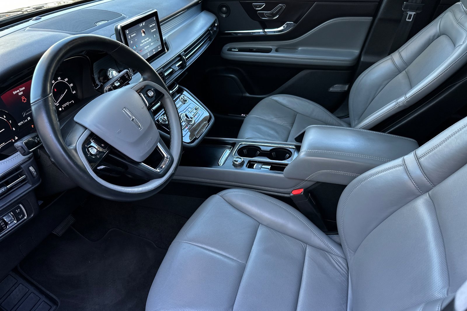 Used 2020 Lincoln Corsair Reserve image 9