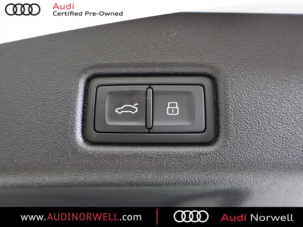 Certified 2025 Audi Q5 Premium w/ Convenience Package AWD/4WD image 17