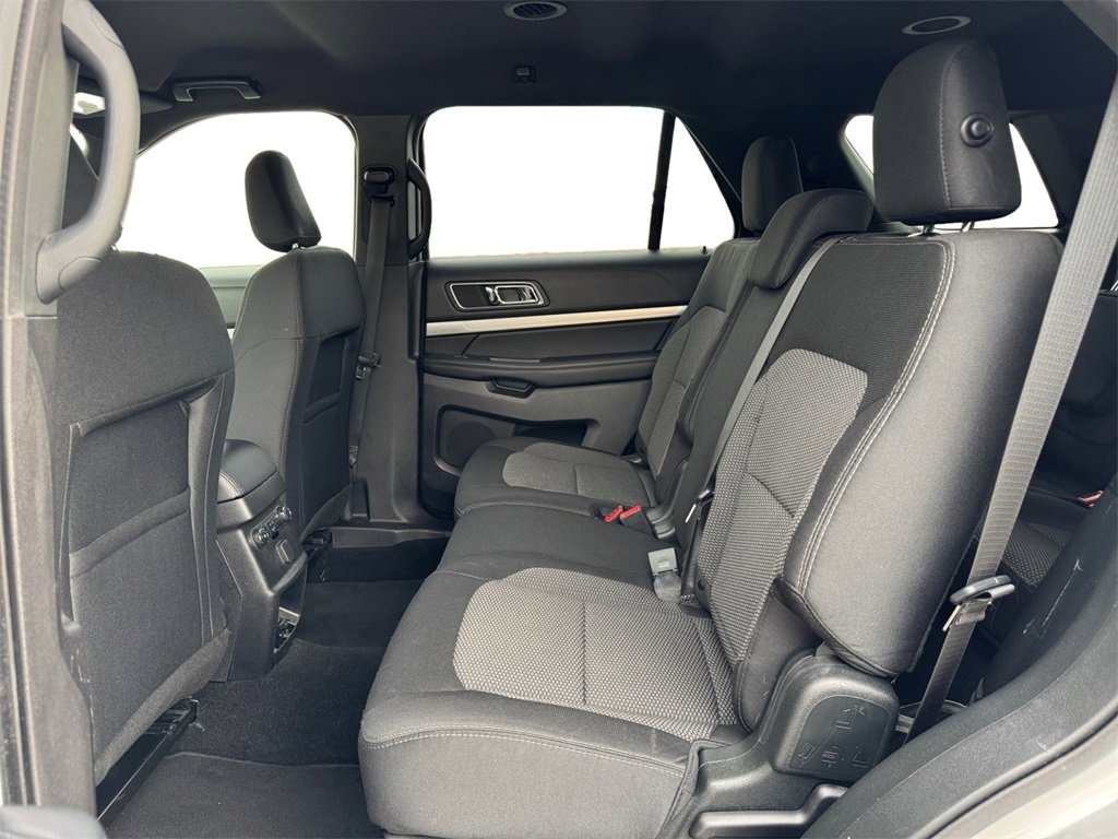 Used 2019 Ford Explorer XLT image 19