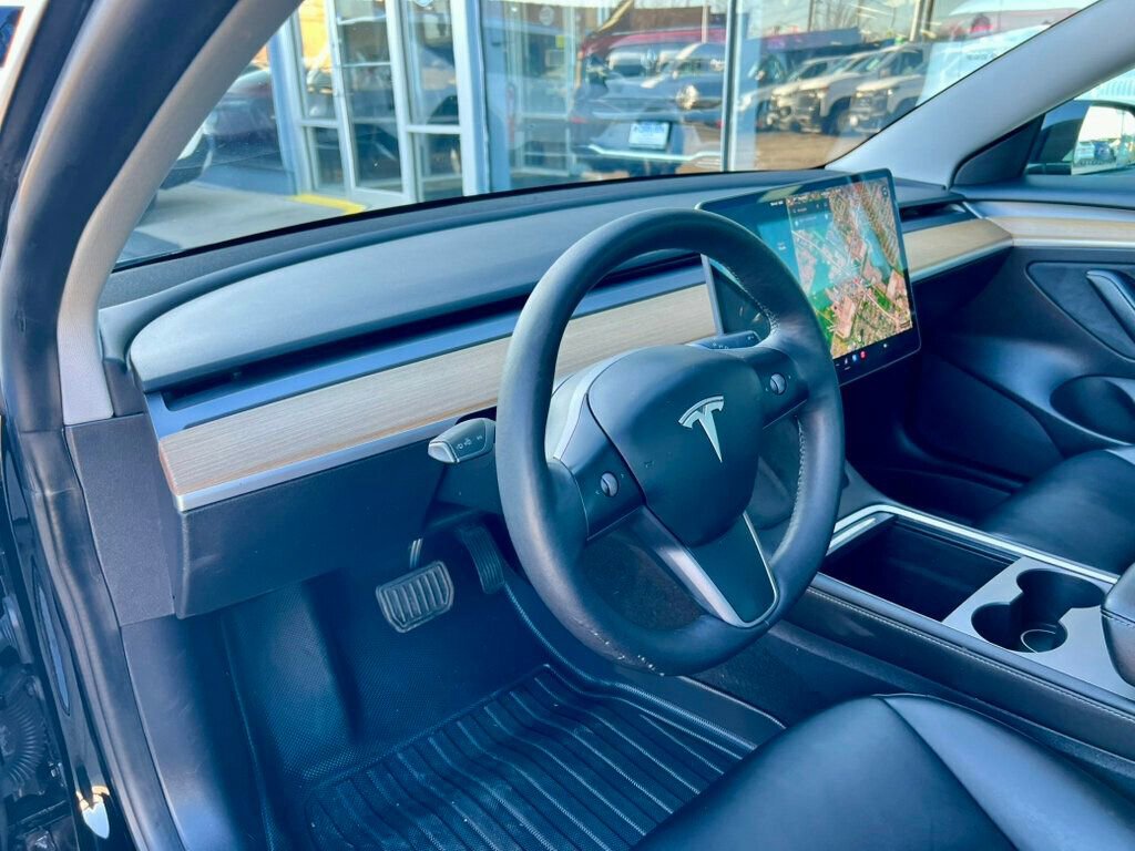 Used 2021 Tesla Model 3 Standard Range Plus image 13