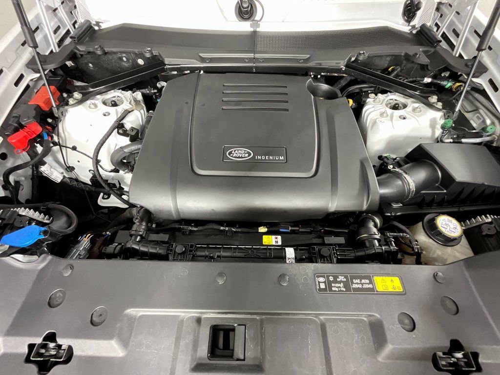 Used 2024 Land Rover Defender 110 S image 29