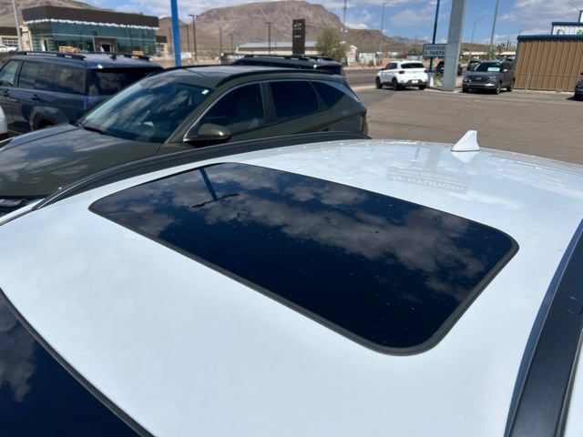 Used 2020 Hyundai Kona Ultimate AWD/4WD image 16