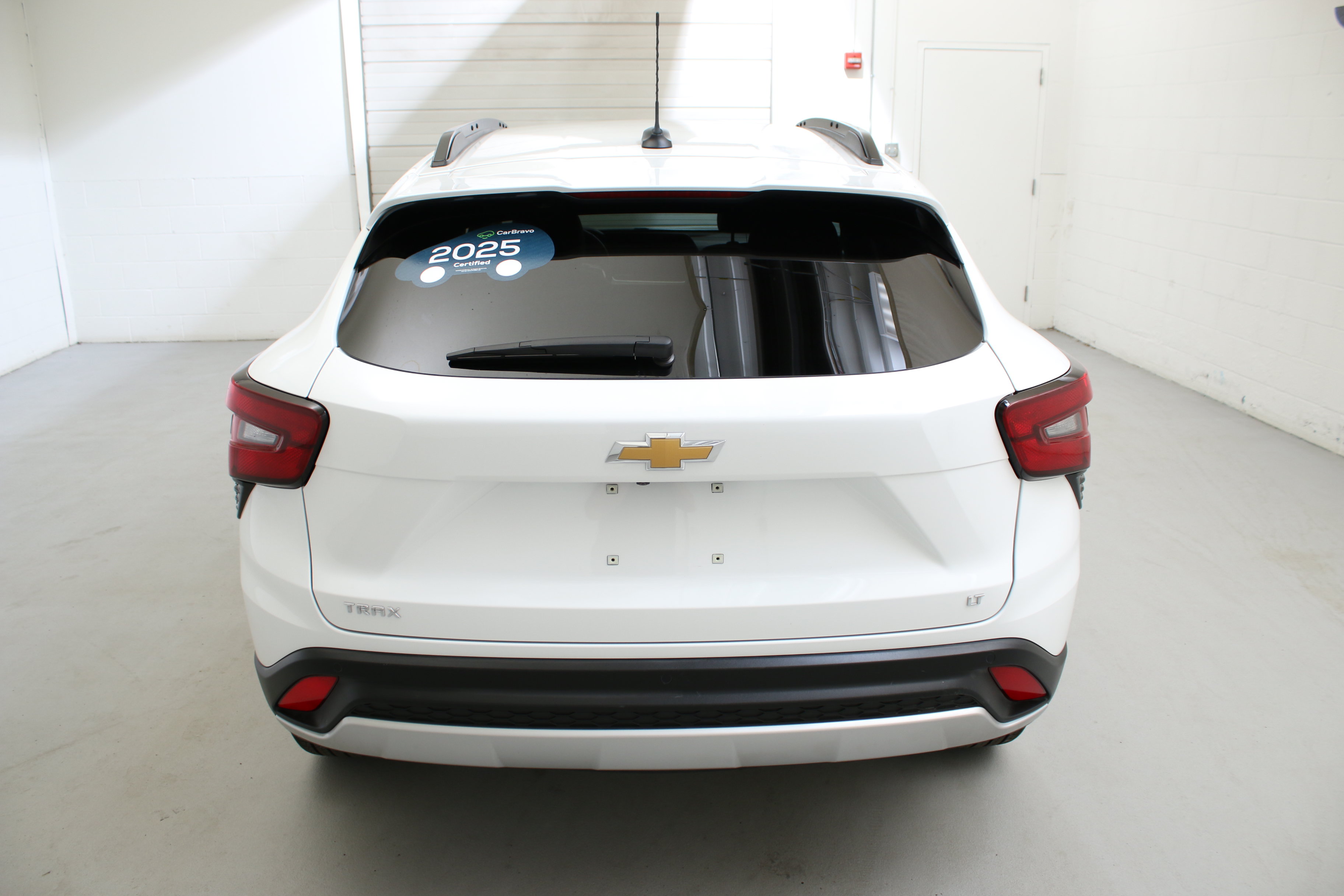 Certified 2025 Chevrolet Trax LT w/ Driver Confidence Package FWD image 8