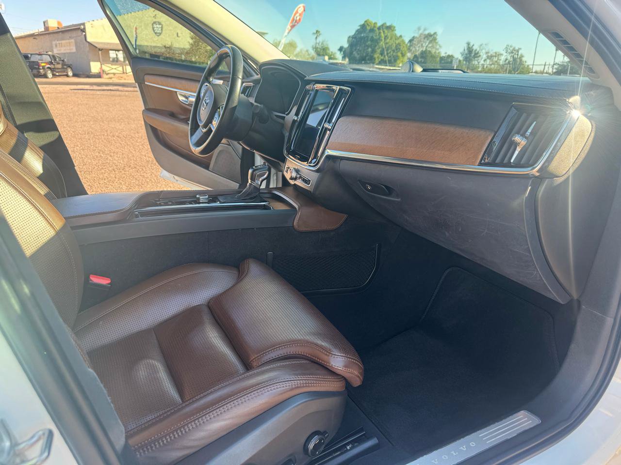 Used 2018 Volvo S90 T6 Inscription w/ Convenience Package AWD/4WD image 40