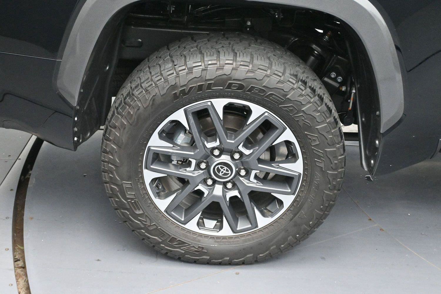 Used 2026 Toyota Tundra Limited AWD/4WD image 35