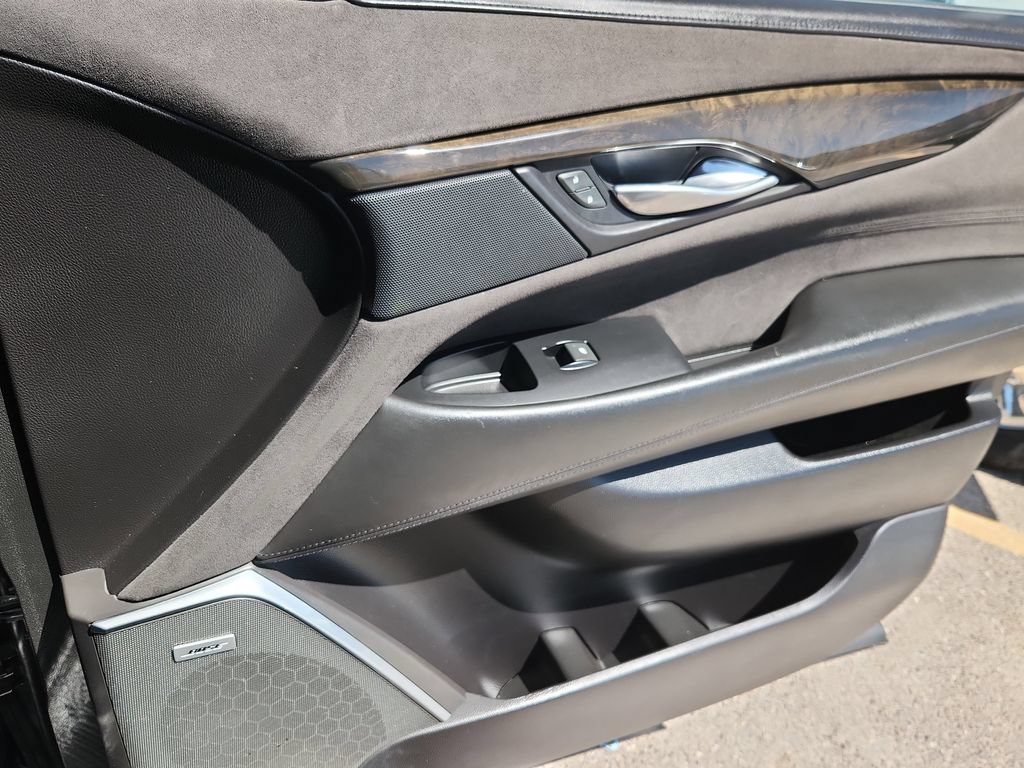 Used 2018 Cadillac Escalade ESV Platinum AWD/4WD image 18