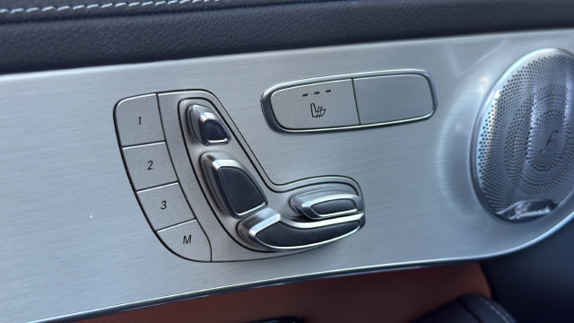 Used 2020 Mercedes-Benz GLC 300 image 11