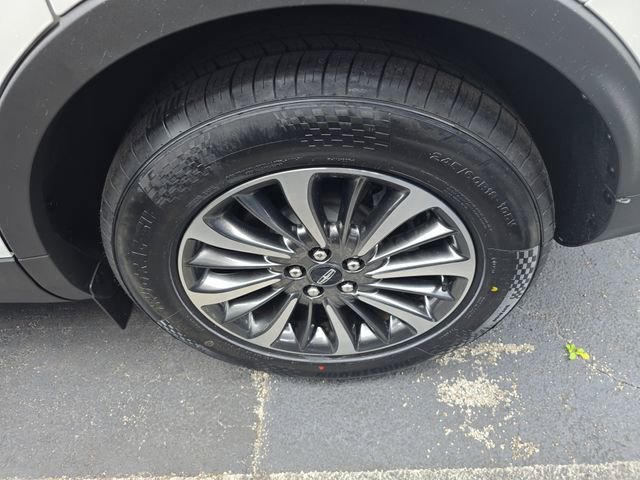 Used 2023 Lincoln Nautilus FWD image 6