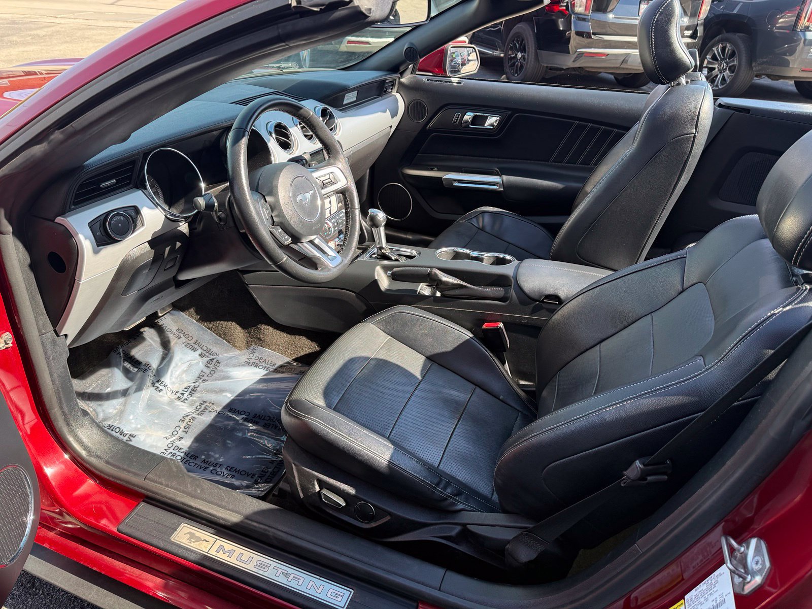 Used 2017 Ford Mustang Premium RWD image 9