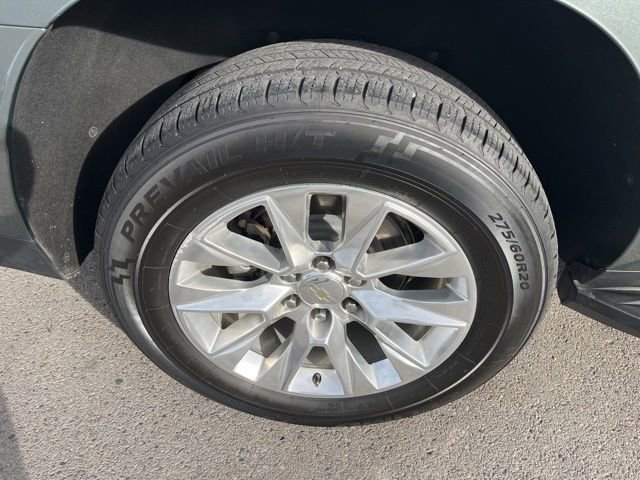 Used 2023 Chevrolet Suburban Premier AWD/4WD image 18