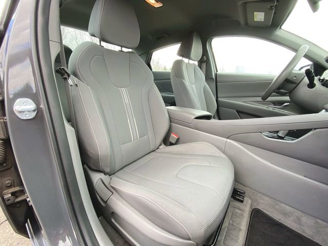 Used 2023 Hyundai Elantra SEL w/ Convenience Package image 18