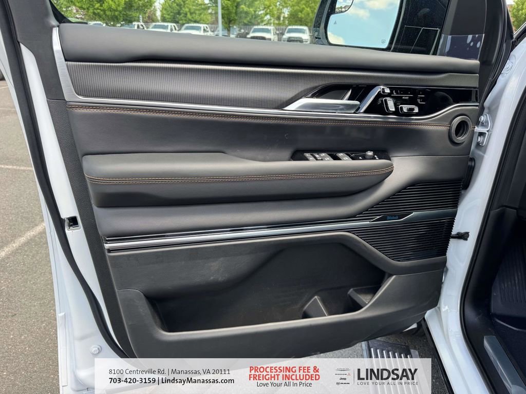New 2026 Jeep Grand Wagoneer Summit AWD/4WD image 17