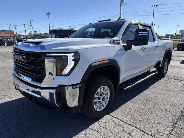 Used 2024 GMC Sierra 2500 Pro w/ Convenience Package image 3