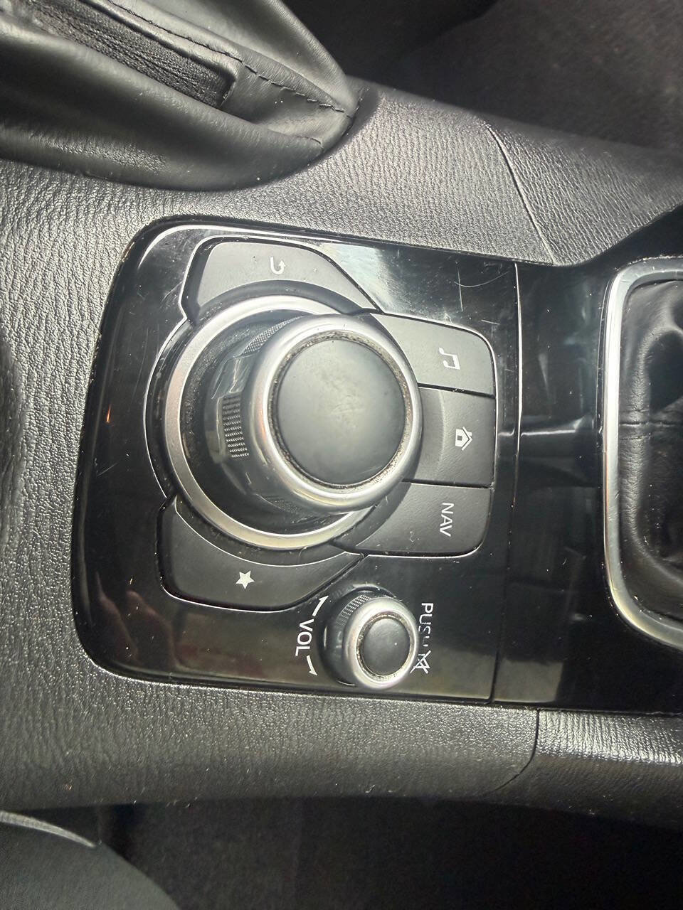 Used 2015 MAZDA MAZDA3 i Sport FWD image 22