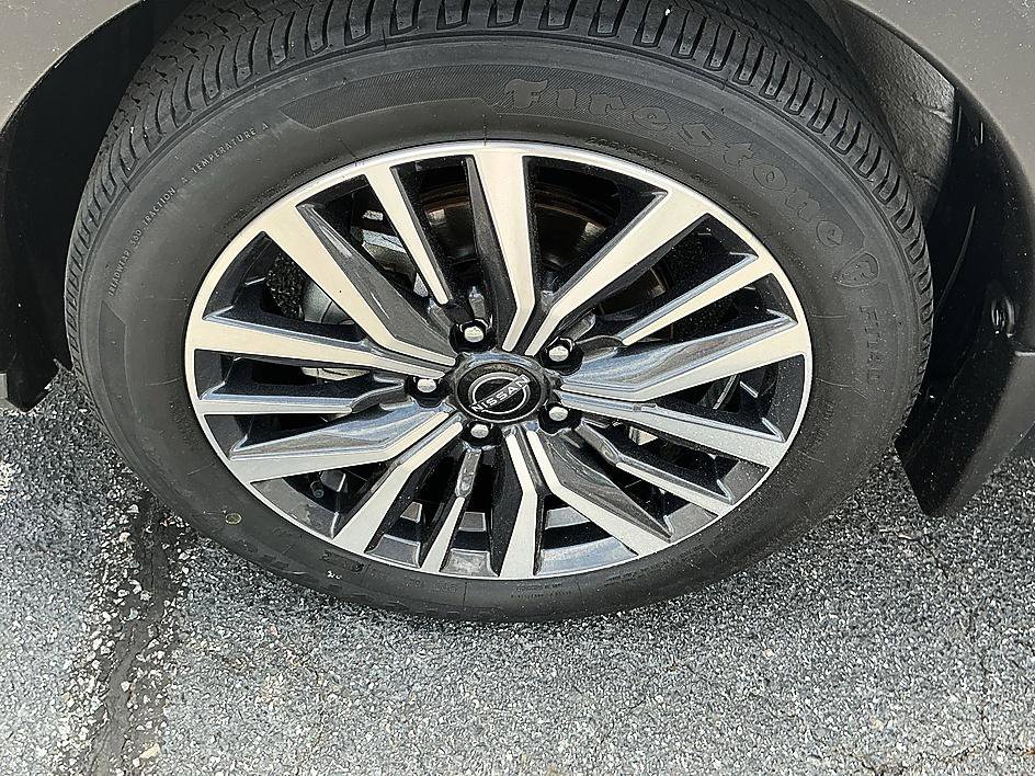 Certified 2023 Nissan Kicks SV FWD image 9