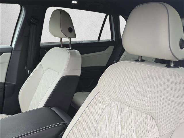 Used 2024 Volkswagen Atlas Cross Sport SEL Premium R-Line image 14