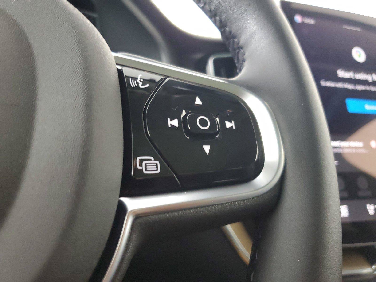 New 2027 Volvo XC60 B5 Plus AWD/4WD image 26