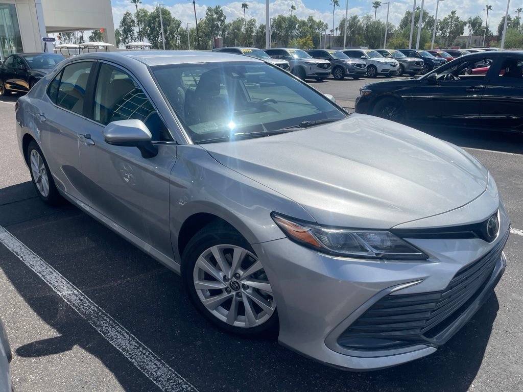 Used 2023 Toyota Camry LE FWD image 3