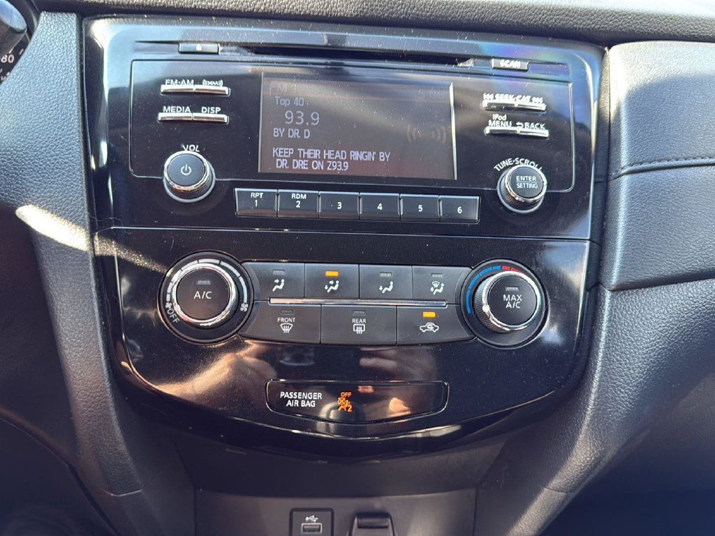 Used 2017 Nissan Rogue S AWD/4WD image 6