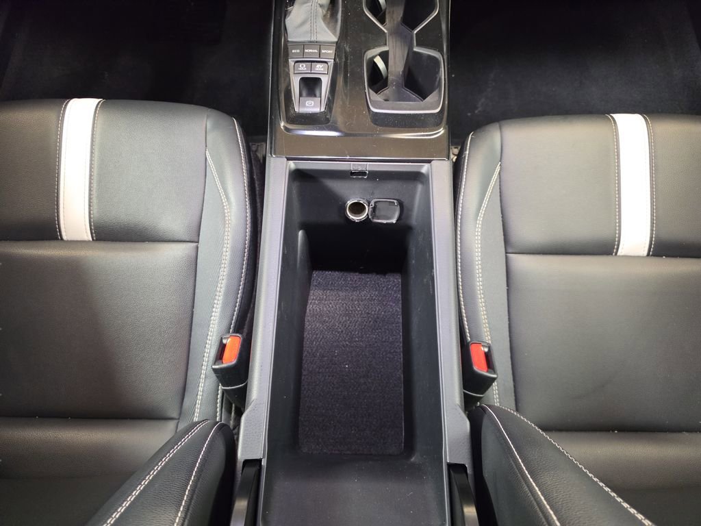 Used 2025 Toyota Camry SE image 16