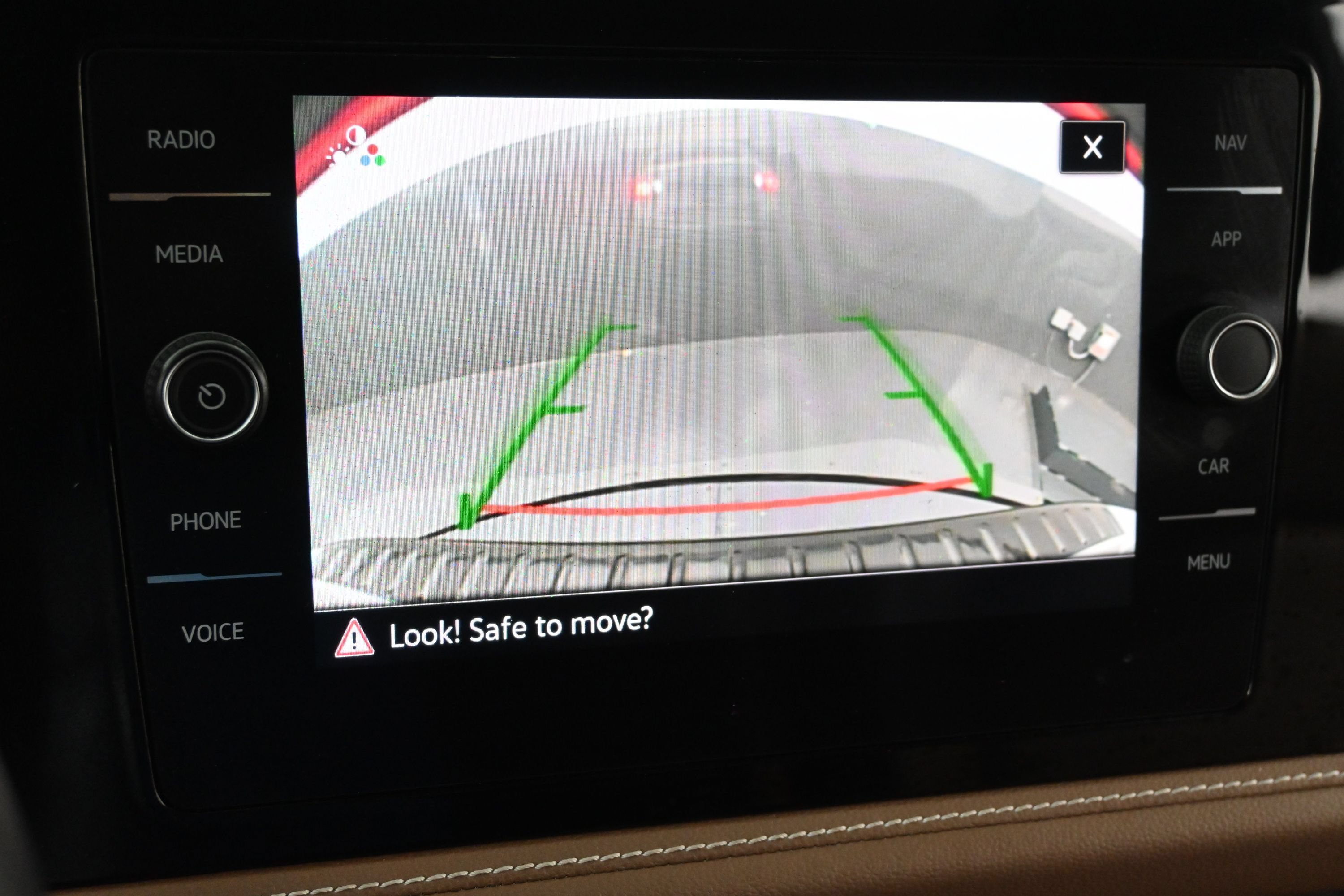 Used 2025 Volkswagen Jetta SEL FWD image 17