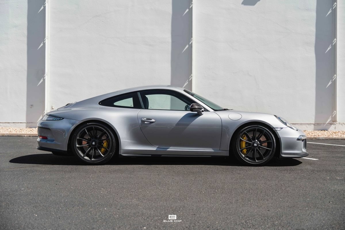 Used 2016 Porsche 911 R RWD image 19