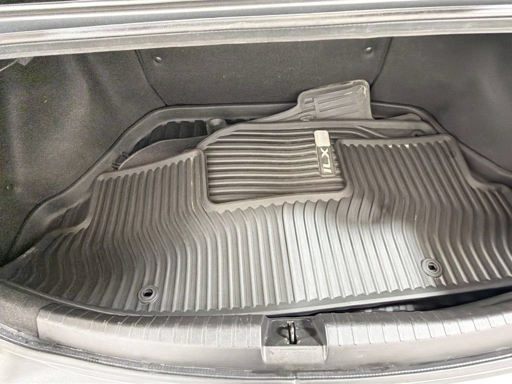Used 2013 Acura ILX Hybrid w/ Technology Package FWD image 29