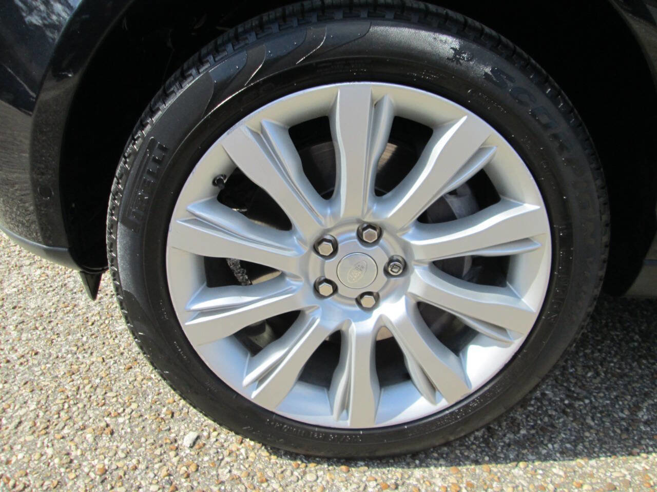 Used 2017 Land Rover Range Rover Supercharged image 8