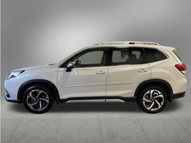 Used 2023 Subaru Forester Touring AWD/4WD image 2