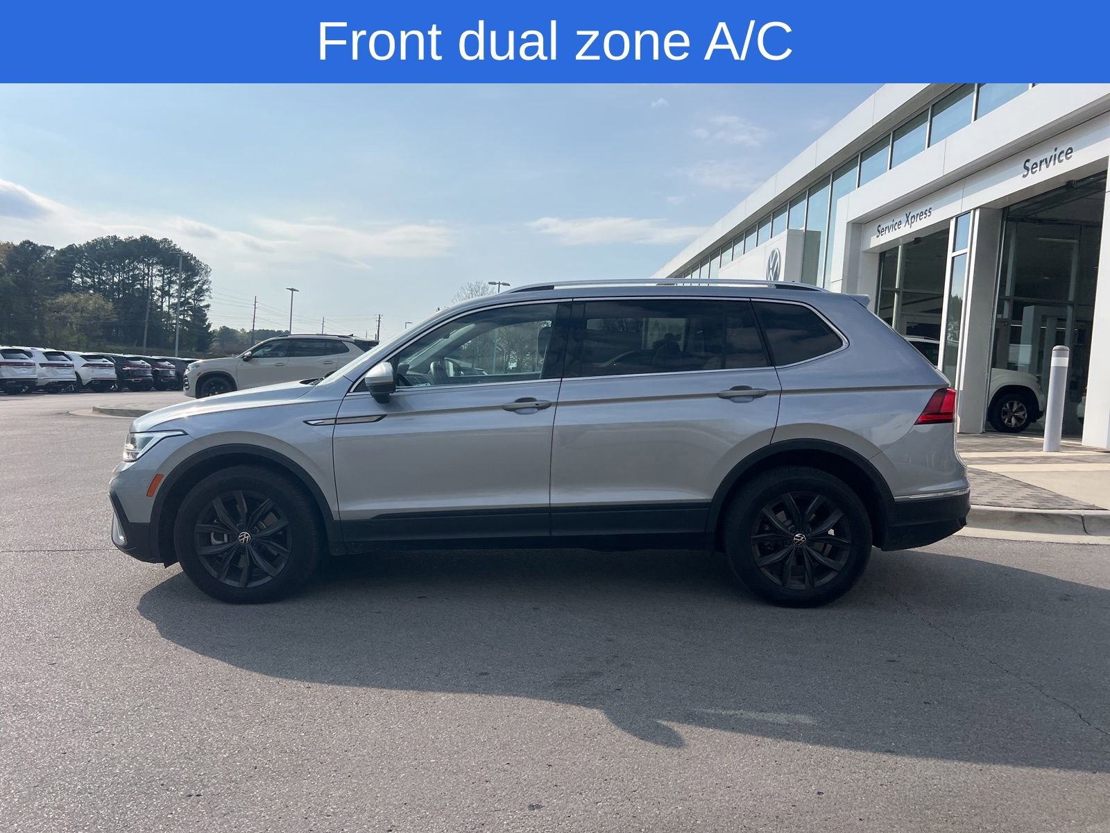 Certified 2024 Volkswagen Tiguan SE image 3