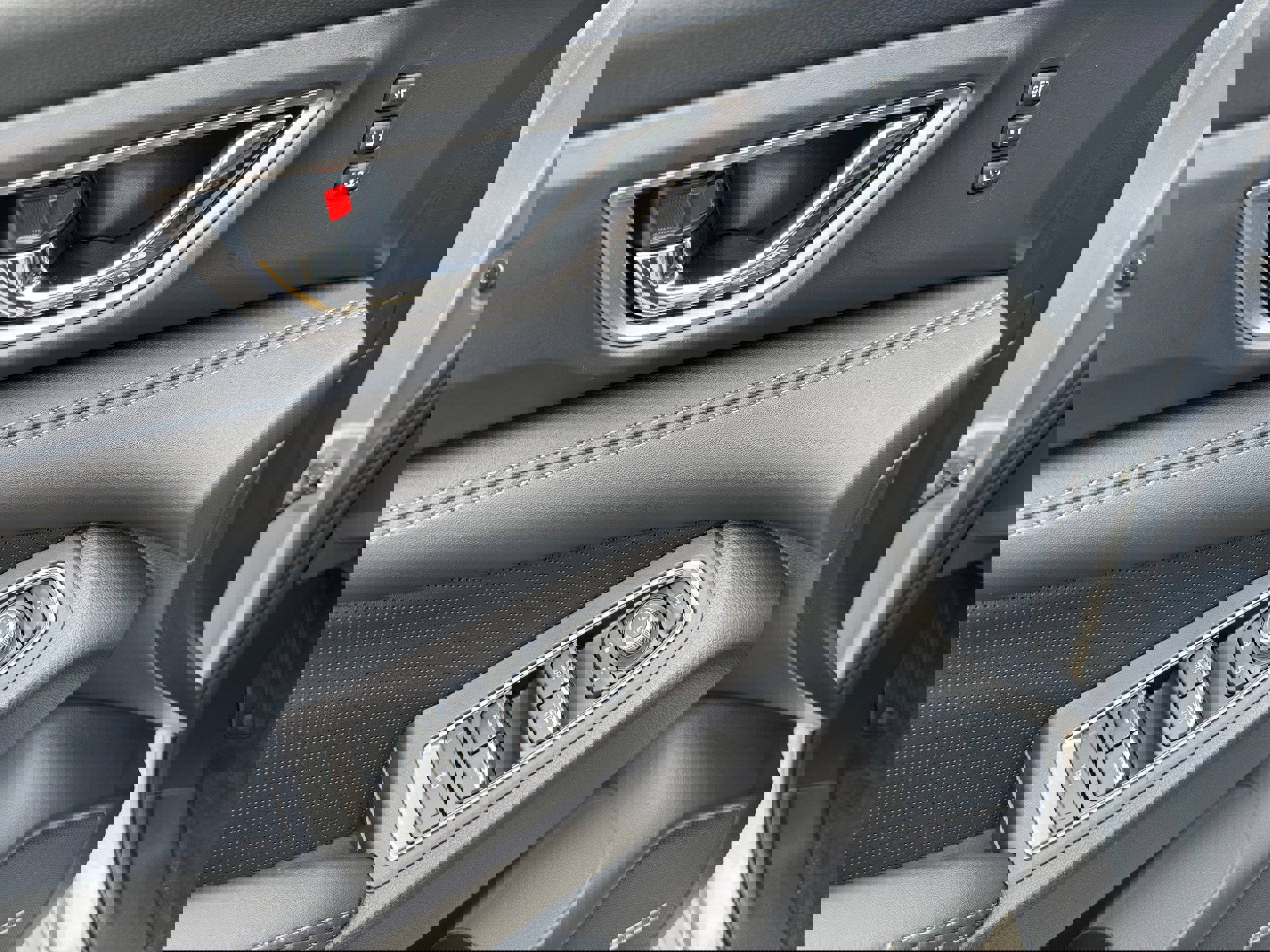 New 2025 Subaru Ascent Limited image 13
