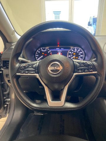 Used 2025 Nissan Sentra SV FWD image 27
