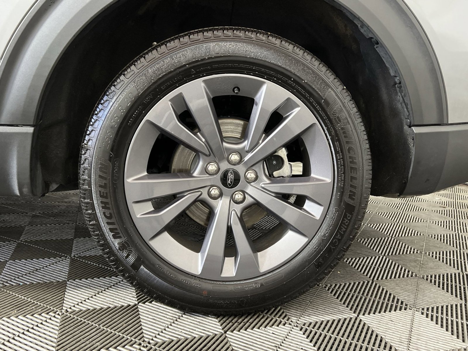 Used 2025 Ford Explorer Active w/ Active Comfort Package image 12