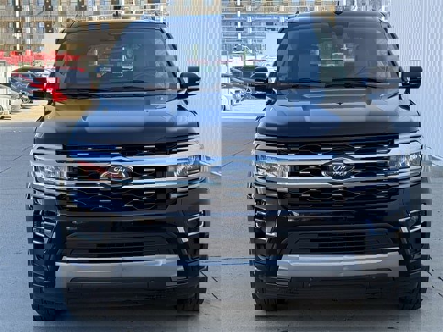 Used 2024 Ford Expedition Limited image 7