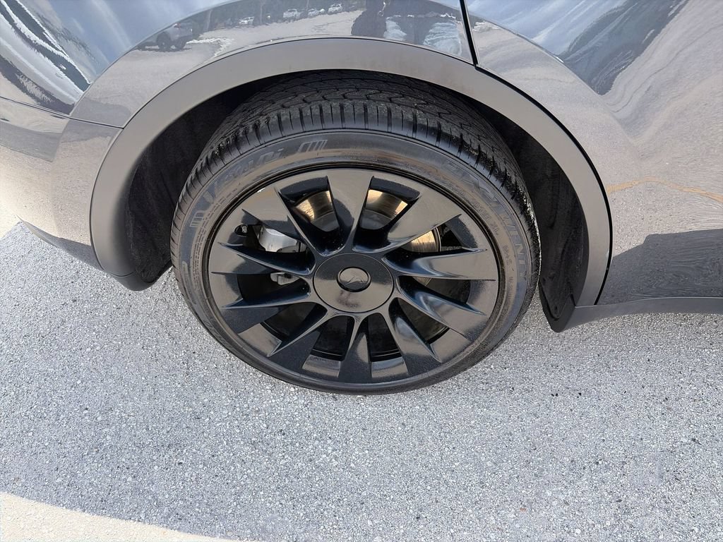 Used 2024 Tesla Model Y Long Range AWD/4WD image 37