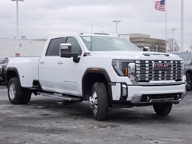 New 2026 GMC Sierra 3500 Denali w/ Denali Reserve Package image 23